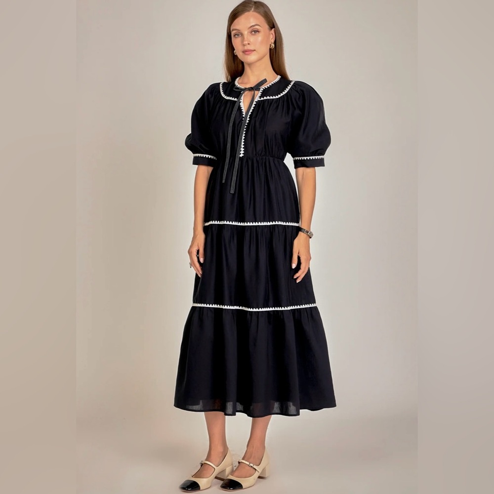 New! ✨English Factory Black and White EMBROIDERY MIDI DRESS size M